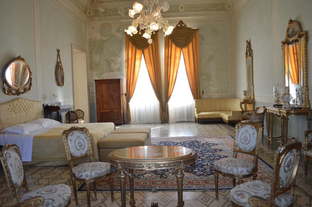 Palazzo Vecchio Bed & Breakfast Marittima Exterior photo
